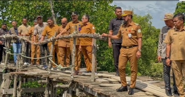 Ketika Bupati Bicara Aksi, Bukan Gaya: Anggaran Mobil Disulap Jadi Jembatan