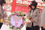 Hari Jadi Polwan ke-77, Polwan Polres Aceh Selatan Gelar Ziarah Makam Pahlawan dan Bakti Sosial