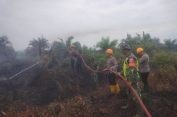 ‎Karhutla di Bakongan, TNI-Polri-BPBD Berjibaku Lakukan Pemadaman