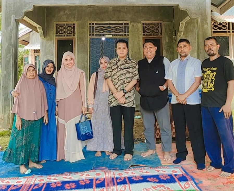 Soliditas PW IWO Aceh: Sambangi Rumah Duka Sekretaris PD IWO Kota Banda Aceh di Nisam Antara