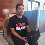 Guru di Bali Tunjukkan Chromebook Bantuan Era Nadiem Makarim yang Masih Dipakai di Sekolahnya