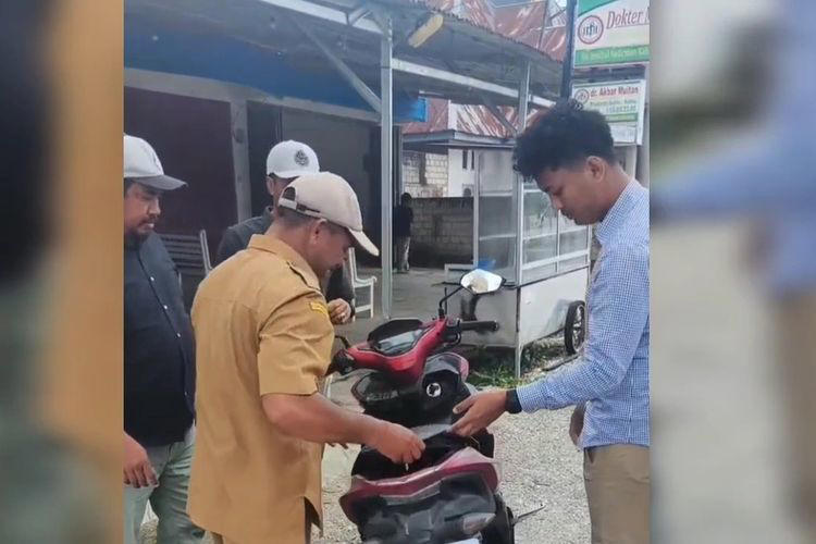 Tangkap Tangan, Kabid Kesbangpol Buton Tengah Simpan Uang Korupsi Paskibraka dalam Jok Motor