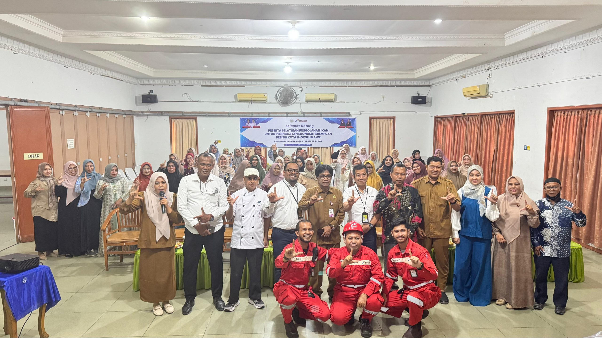 DP3AP2KB Kota Lhokseumawe Bersama PT Perta Arun Gas Gelar Pelatihan Pengolahan Ikan untuk Peningkatan Ekonomi Perempuan Pesisir