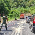Terjadi Lagi!! Truk Tumpahkan CPO di Pendakian Gunung Kapo, Koramil, Polsek dan Damkar Sigap Normalisasi Jalan