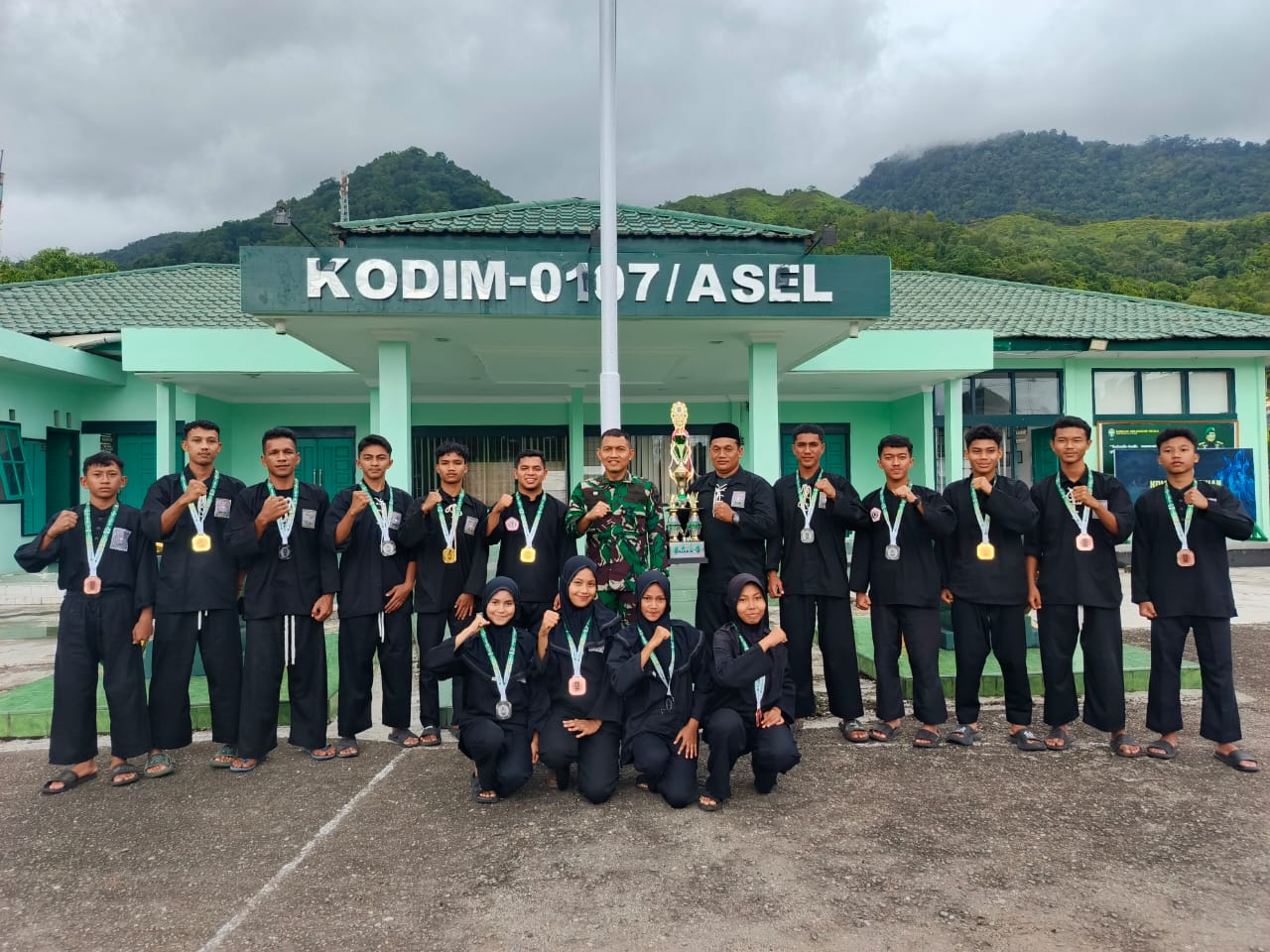 PSHT Binaan Kodim 0107/Aceh Selatan Raih Juara Umum III di Kejuaraan Pencak Silat Piala Bupati Tapteng