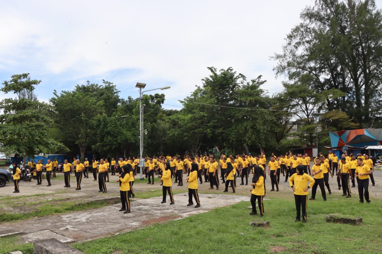 Polres Aceh Selatan Gelar Senam Sehat dan Sekaligus Peduli Terhadap Kebersihan Lingkungan