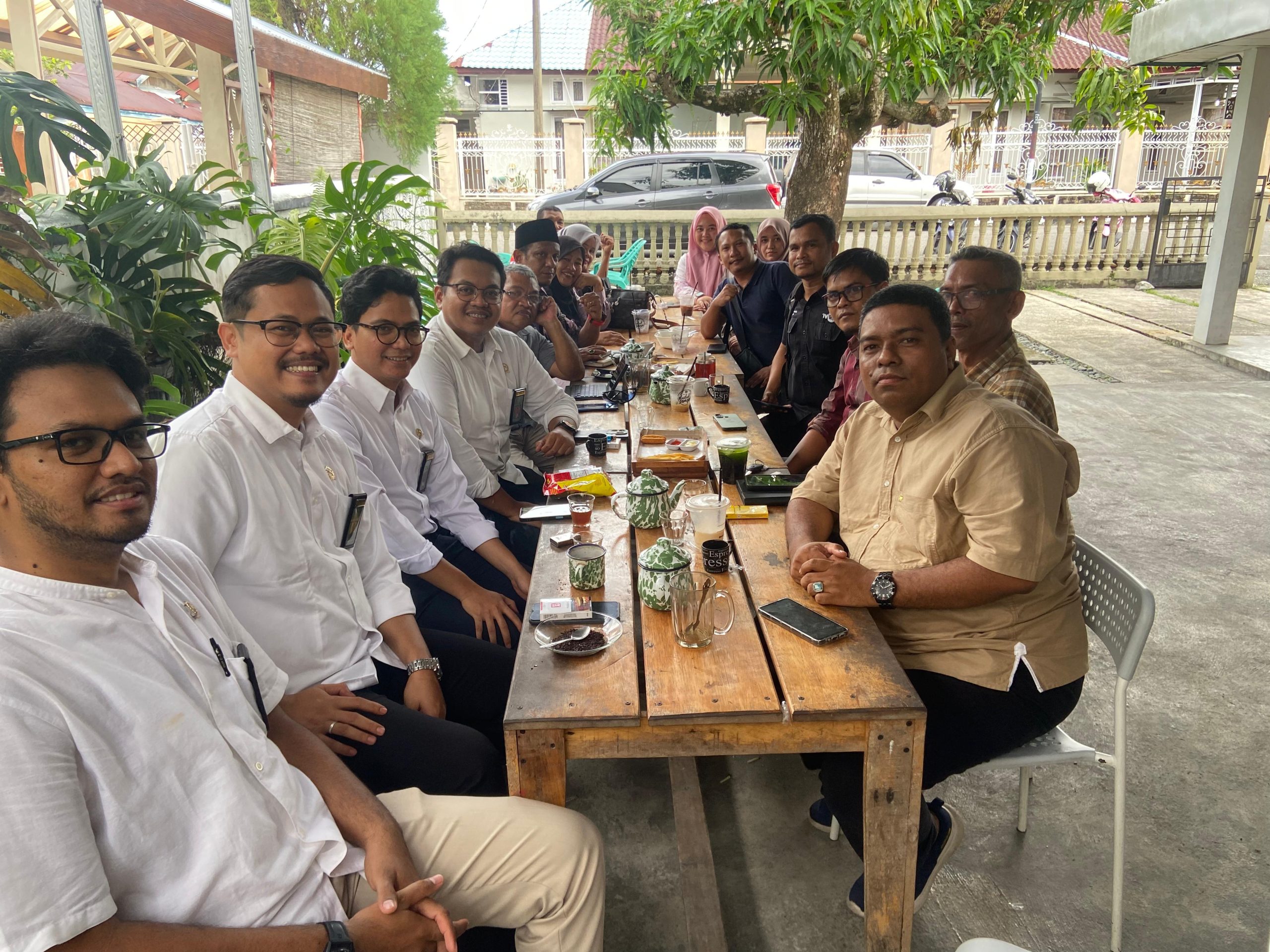 Pengadilan Negeri Tapaktuan Ngopi Bareng dengan Wartawan: Perkuat Sinergi untuk Transparansi Informasi