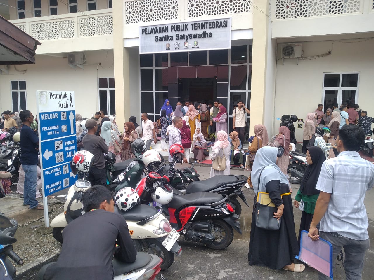 Pengurusan SKCK Membludak, Ribuan Tenaga Honorer Serbu Polres Aceh Selatan