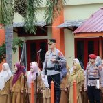 Kapolres Aceh Selatan Sampaikan Amanat Kapolda Aceh dalam Program Polisi Saweu Sikula di SMAN 1 Tapaktuan