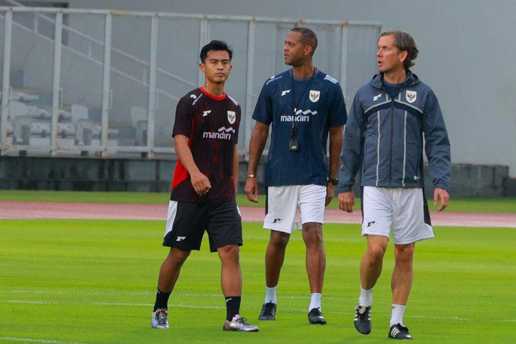 Pengamat: Alex Pastoor Pelatih Timnas Indonesia, Kluivert Pulang Aja ke Belanda