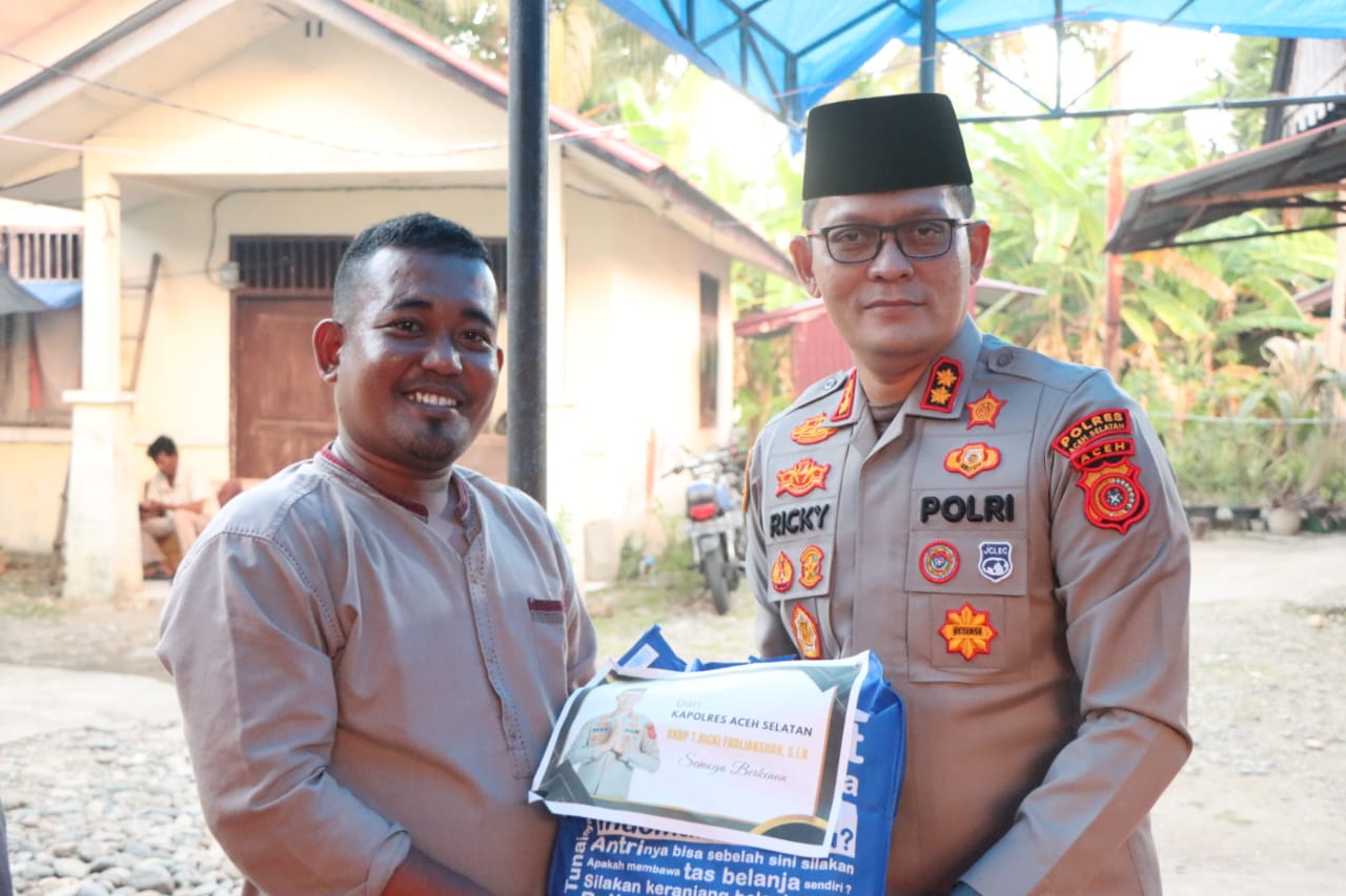 Wujud Empati, Kapolres Aceh Selatan Kunjungi Rumah Duka Nelayan Korban Musibah Melaut