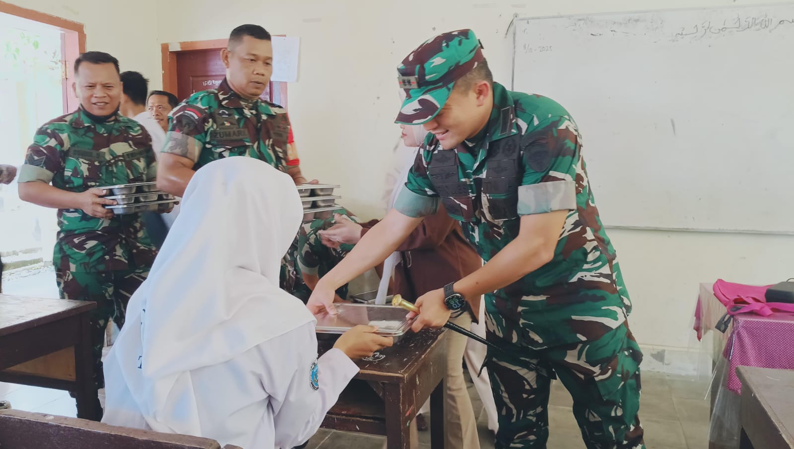 ‎Dandim 0107 / Aceh Selatan Tinjau Penyaluran Program Makan Bergizi bagi Siswa SMK