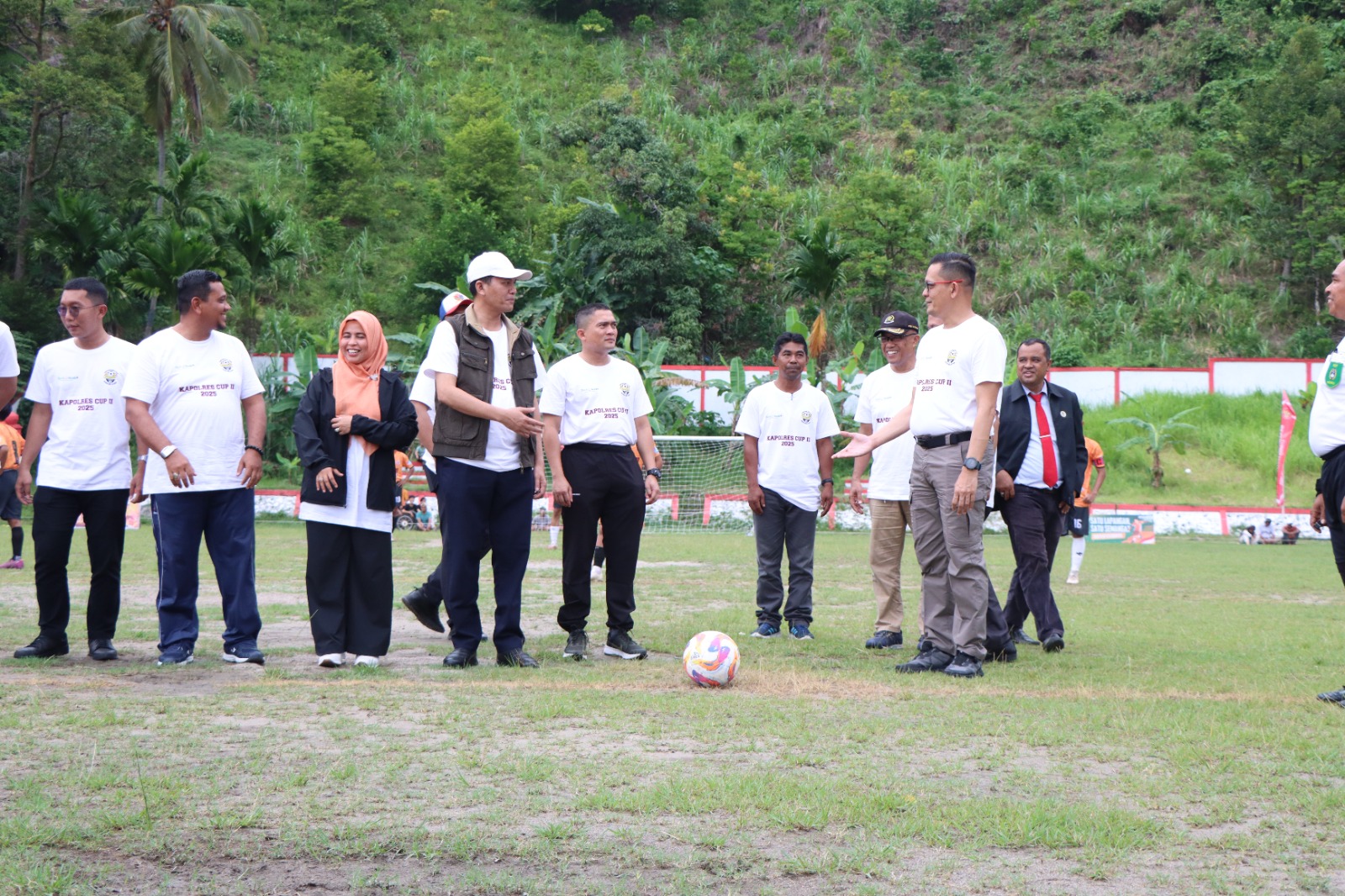 Kapolres Aceh Selatan Bersama Forkopimda Resmi Buka Turnamen Sepak Bola Kapolres Cup II U-21 Tahun 2025 