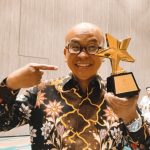 Majelis Kehormatan PP IWO Maman Suherman Terima Penghargaan Pegiat Literasi Nasional