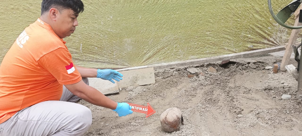 Temuan Tengkorak Manusia di Puskesmas Bukit Gadeng Hebohkan Warga, Tim Inafis Polres Aceh Selatan Lakukan Olah TKP