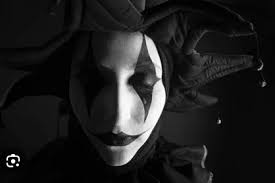 KETIKA KESHALEHAN MENJADI TOPENG