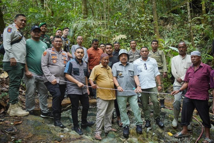 Batu Giok Raksasa Ditemukan di Hutan Beutong Aceh