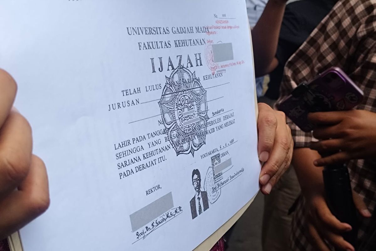 NETIZEN BINGUNG : KPU Solo Sebut Ijazah Jokowi Sudah Lama Dimusnahkan, Tapi Mei 2025 Mengaku Menyerahkannya ke Polda Metro Jaya