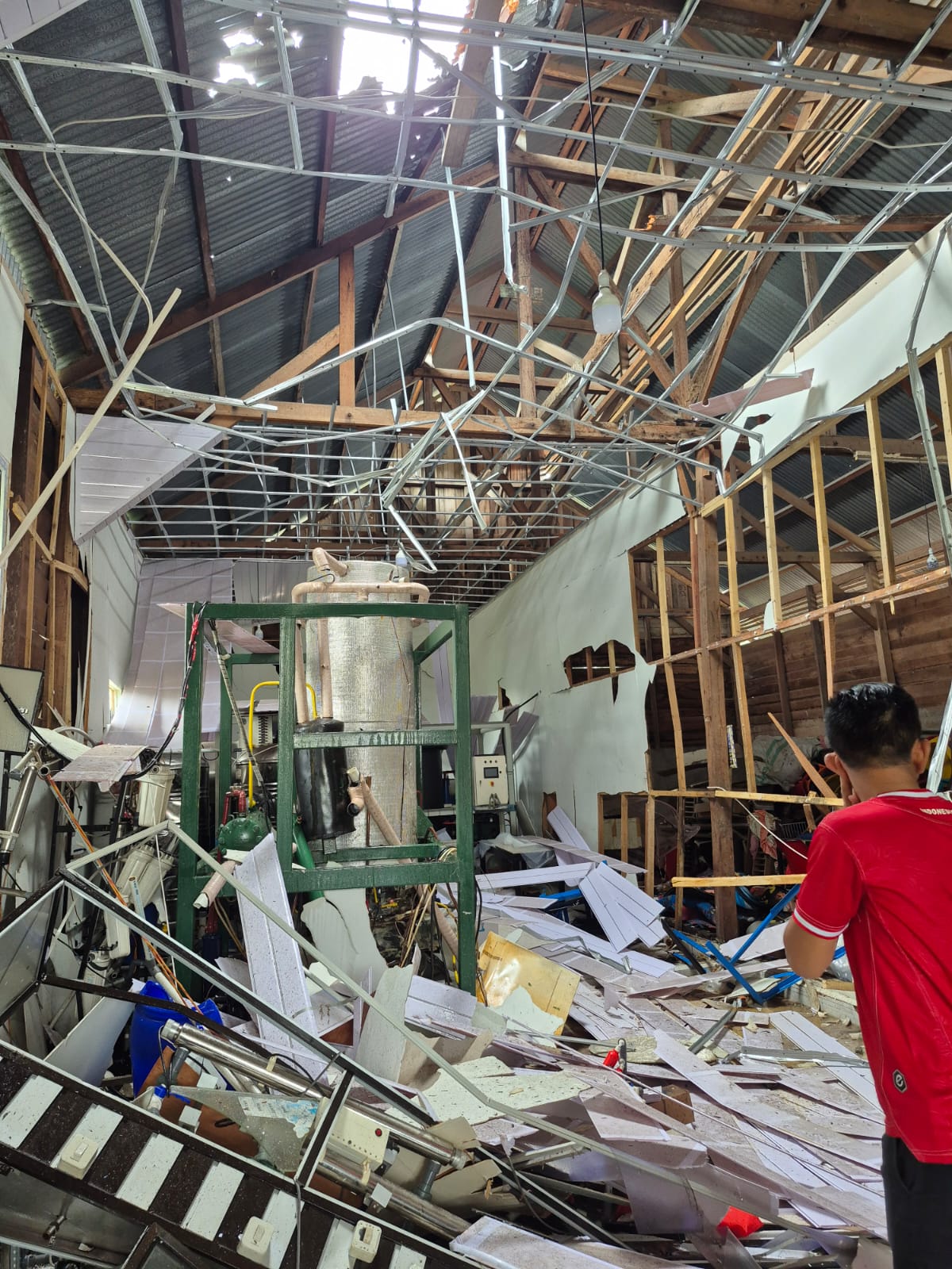 Polres Aceh Barat Selidiki Ledakan Pabrik Es Kristal dan Depot Air Minum di Ujong Baroh, Dua Pekerja Alami Luka-Luka