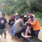 Polres Aceh Selatan Bersinergi dengan TNI dan BPBD, Evakuasi Warga Terdampak Banjir di Kluet Tengah