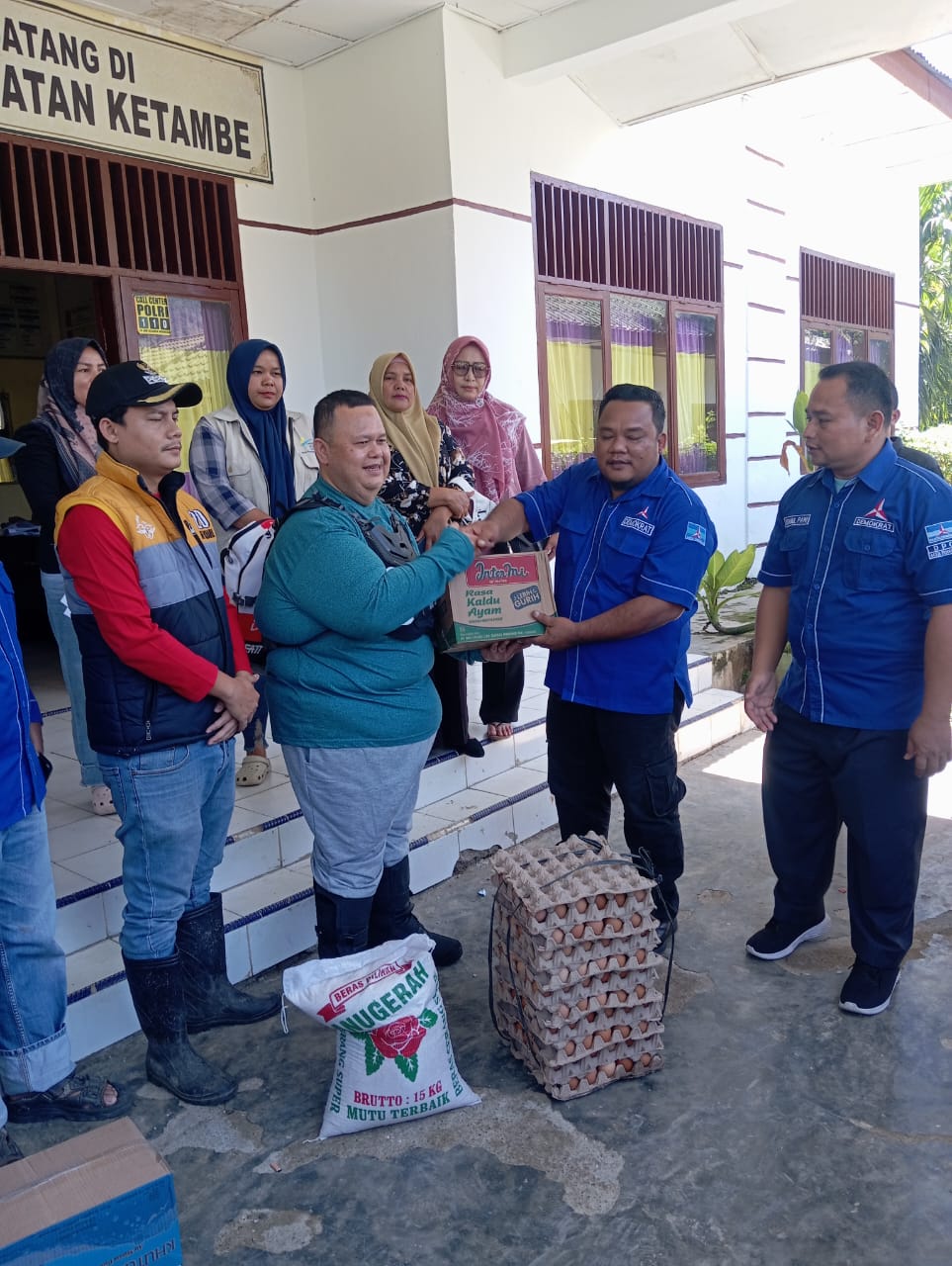 Terdepan Menyalurkan Bantuan, Partai Demokrat Peduli Terhadap Korban Terdampak Banjir di Aceh Tenggara