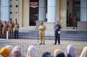Wabup Nagan Raya Pimpin Apel Gabungan Pelepasan Purnatugas Sekda
