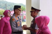 Kapolres Aceh Selatan Pimpin Upacara Kenaikan Pangkat Pengabdian Personel Polri