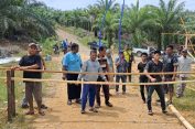 Konflik Memanas! Warga Batu Napal Tutup Jalan Menuju Lahan PT Laot Bangko!