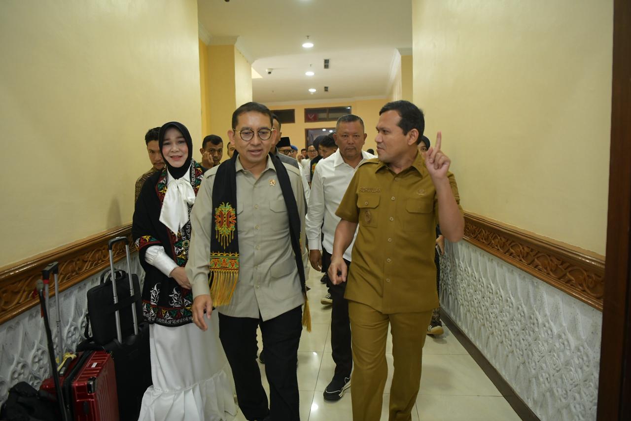 Wagub Fadhlullah Sambut Kedatangan Menteri Kebudayaan Jelang Maulid Akbar