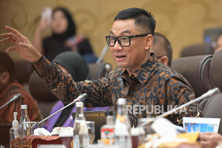 Dirut PLN minta maaf, klarifikasi pernyataan Menteri ESDM soal pemulihan listrik Aceh
