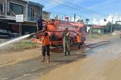 Pasca Banjir Dandim 0107/Asel Kerahkan Personel Bantu Bersihkan Jalan Nasional Tapaktuan – Subulussalam 