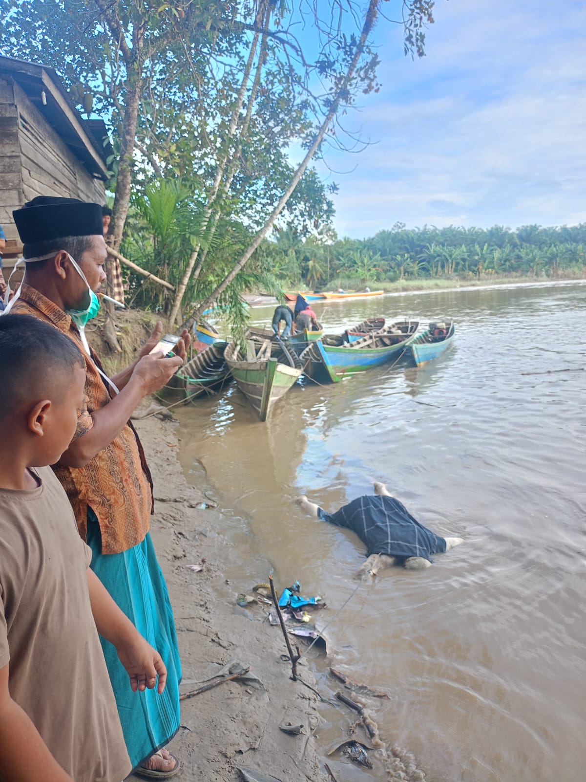 Sesosok Mayat ditemukan Mengapung di Sungai Soraya Kec Sultan Daulat Subulussalam, Di Duga Korban Banjir Bandang Aceh Tenggara