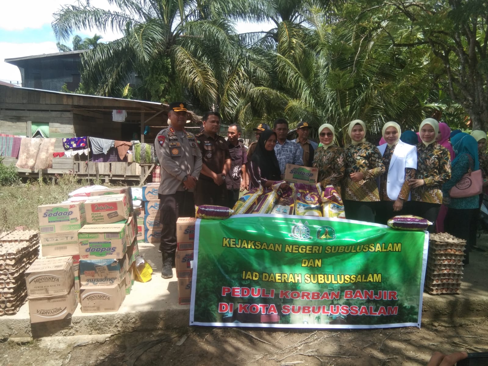 Beberapa Instansi di Kota Subulussalam Salurkan Bantuan untuk Korban Banjir di Desa Oboh