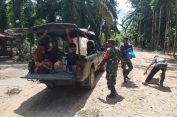 ‎Satgas Gulbencal Aceh Selatan Fasilitasi Kepulangan Pengungsi Menggunakan Kendaraan Taktis TNI