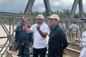 Wagub Aceh Fadhlullah Tinjau Jembatan Awe Geutah yang Ambruk, Pemerintah Siapkan Jembatan Alternatif