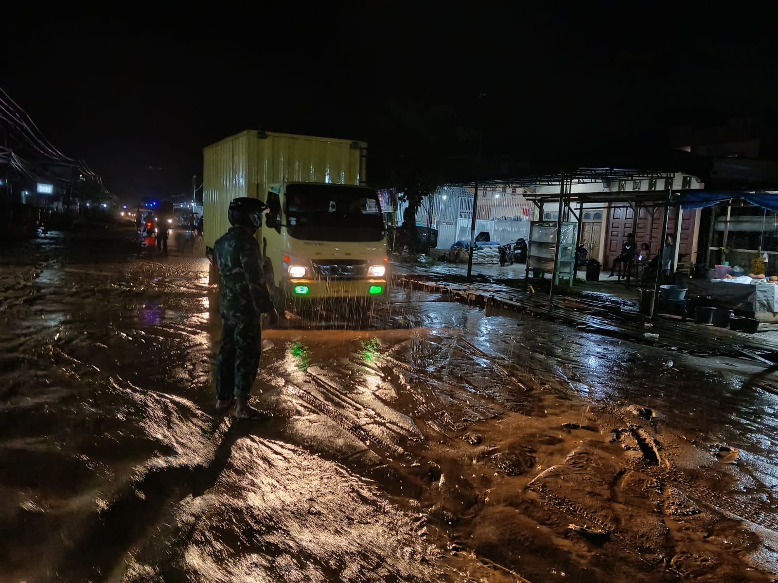 Respon Cepat, Kodim 0107/Aceh Selatan Turun Langsung Pantau Banjir di Kota Bahagia dan Trumon Tengah