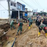 TNI Hadir untuk Rakyat, Kodim 0107/Aceh Selatan Turunkan Personel Bantu Pemulihan Pasca Banjir Trumon Tengah