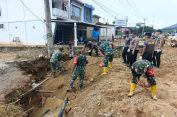 TNI Hadir untuk Rakyat, Kodim 0107/Aceh Selatan Turunkan Personel Bantu Pemulihan Pasca Banjir Trumon Tengah