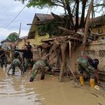 Ratusan Prajurit Yonif 115/ML bersihkan SD Negeri Kota Lintang Aceh Tamiang