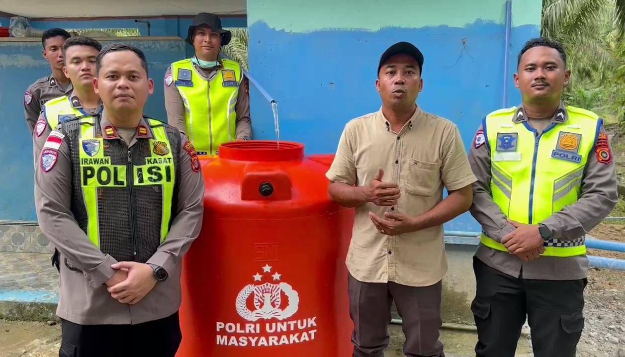Satlantas Polres Aceh Selatan Bangun Sumur Bor untuk Warga Trumon Tengah Pasca banjir