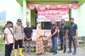 Kasat Reskrim Polres Pidie Serahkan Bantuan Kapolda Aceh Kepada Warga Terdampak Bencana di Gampong Blang Pandak, Tangse