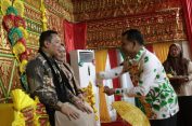 PLT Bupati‎ H. Baital Mukadis, SE Peusijuk Kajari Aceh Selatan yang Baru
