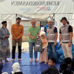 Terus Bergerak Bantu Pemulihan, Solusi Bangun Andalas Kerahkan Alat Berat untuk Pembersihan Area Terdampak Banjir