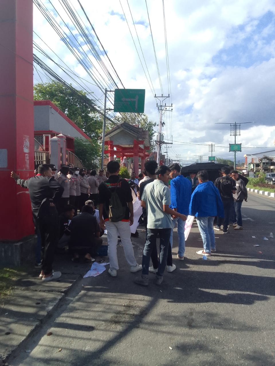 Mahasiswa Demo Kritik Tata Kelola Penanganan Banjir di Agara, Bupati Justru Menghilang