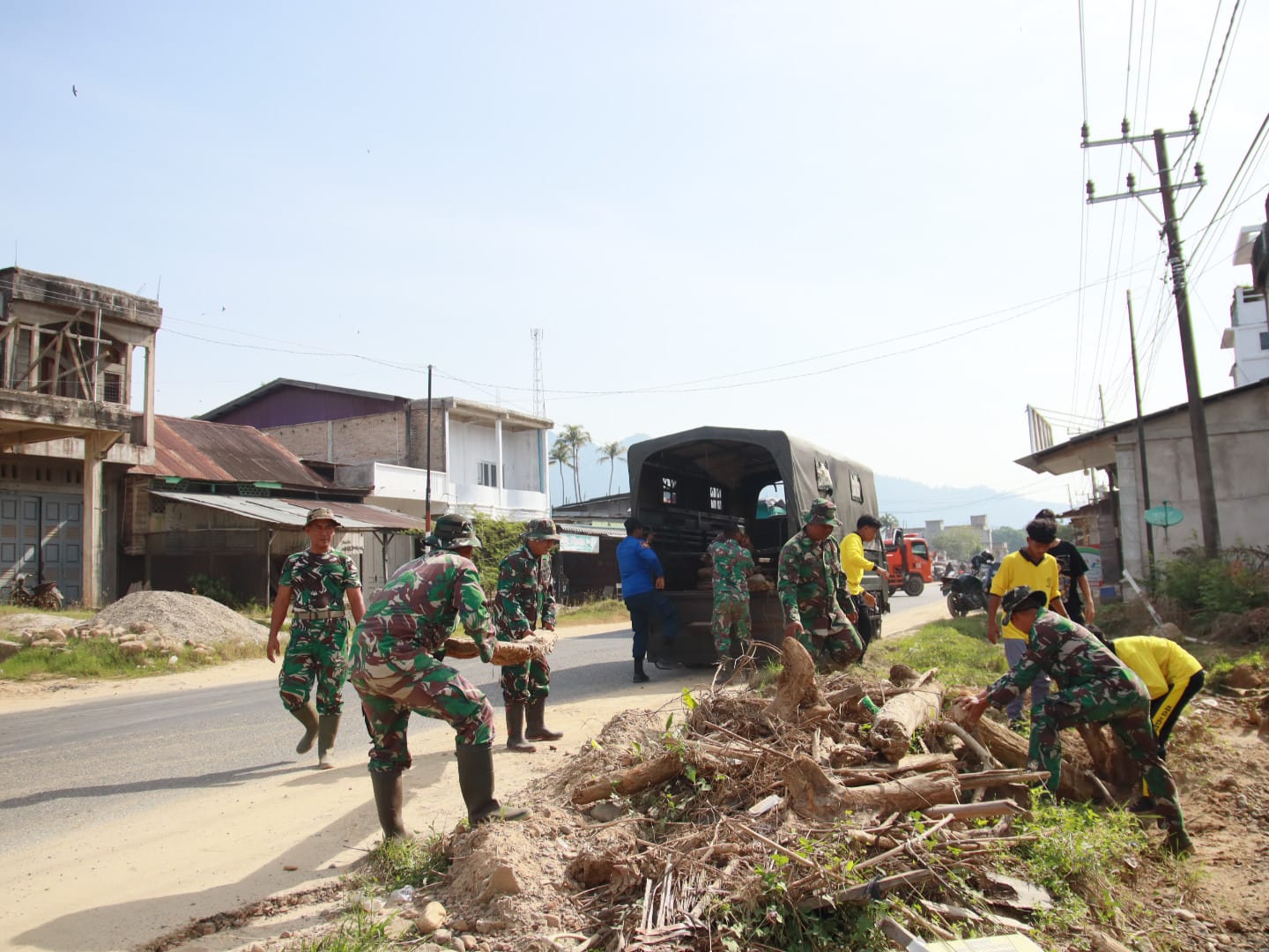 ‎Kodim 0107/Aceh Selatan dan BPBD Bersinergi Pulihkan Akses Pendidikan Pascabanjir di Trumon Tengah