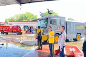 Polres Pidie Kerahkan Mobil AWC untuk Padamkan Kebakaran di SPBU Kuala Beukah