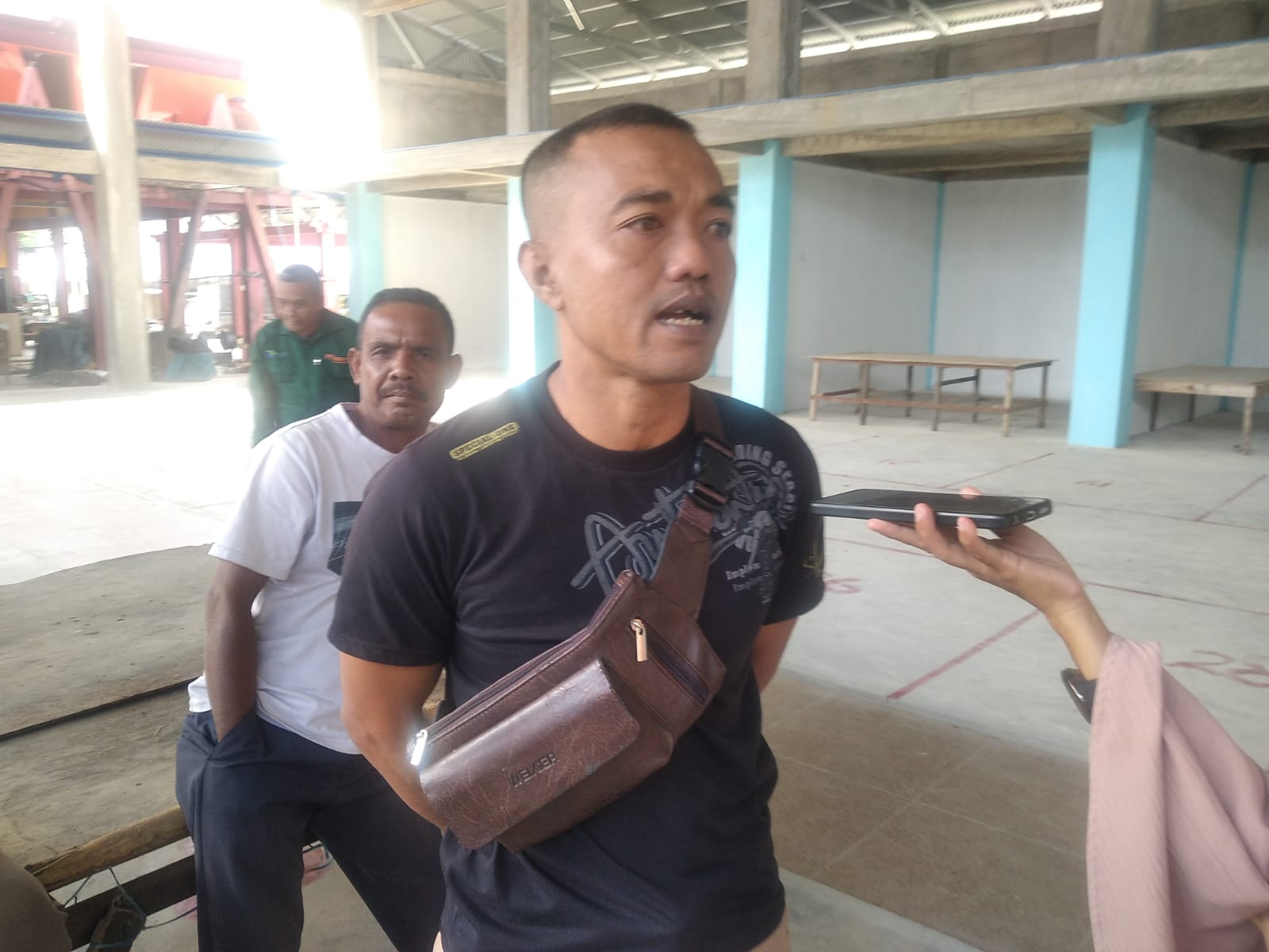 Los Pasar Inpres Tapaktuan yang baru mulai dioperasikan, Pedagang mengeluhkan sempitnya jatah lokasi jualan.