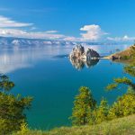 Danau Baikal di Siberia bagian tenggara, Rusia merupakan Danau Tertua di bumi