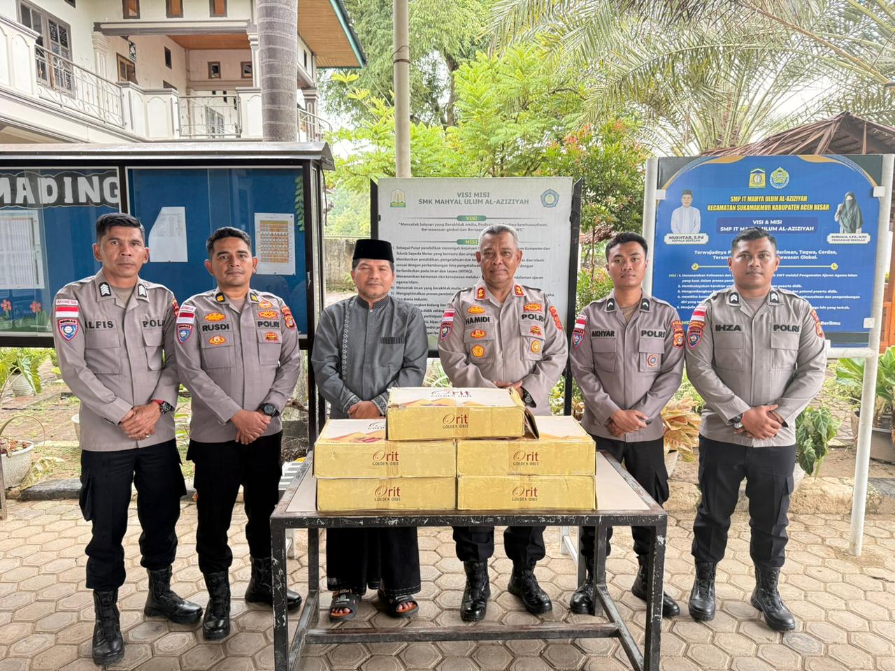 Di Bulan Ramadan 1447 H, Polda Aceh Bagikan 2,7 Ton Kurma Tahap I ke 53 Lokasi di Banda Aceh dan Aceh Besar