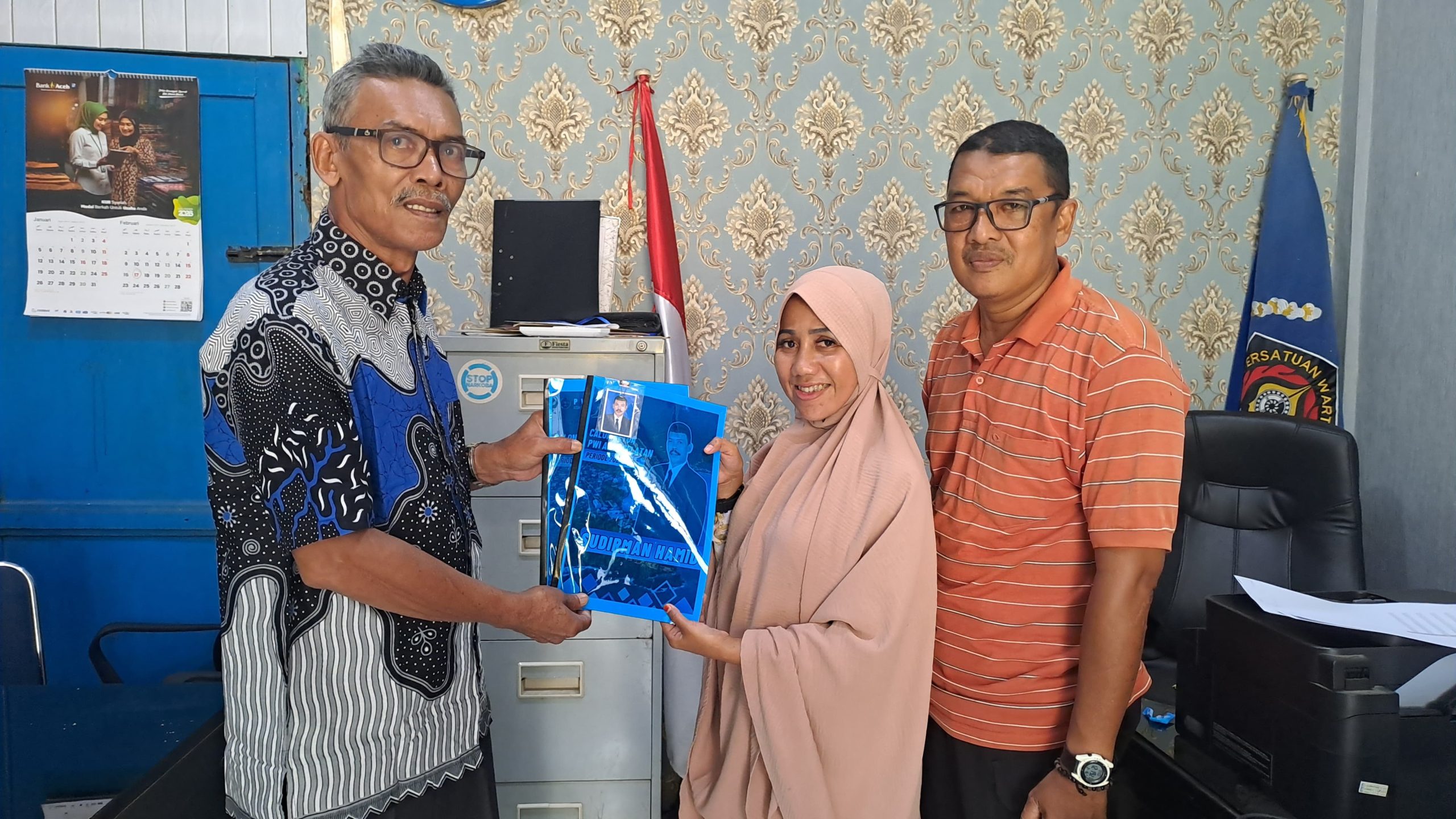 Dua hari menjelang penutupan, Sudirman Hamid Serahkan Berkas Pendaftaran